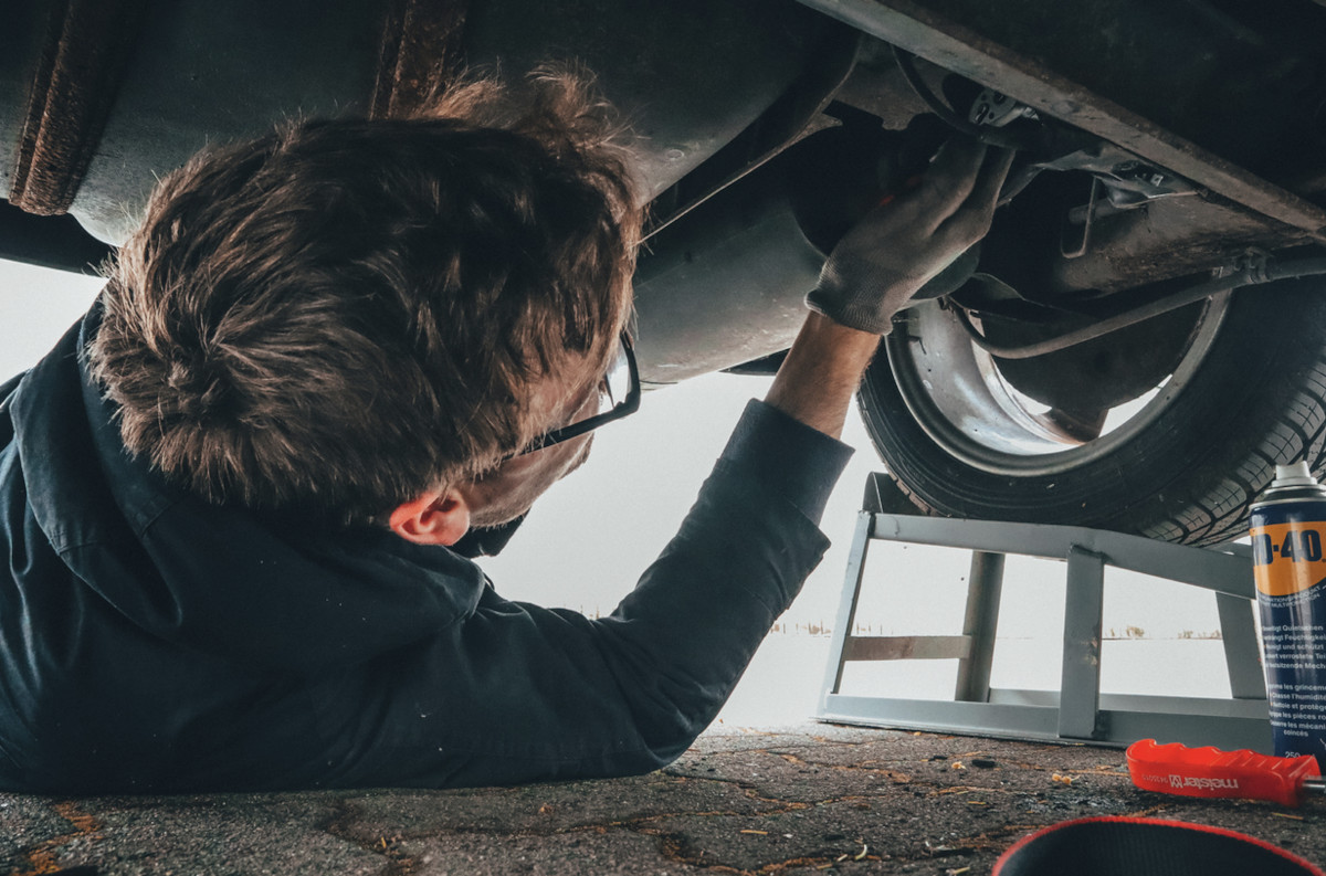 Ceny usług automechanicznych w Warszawie – Co wpływa na koszt naprawy samochodu